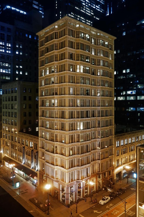 Staypineapple, An Iconic Hotel, The Loop image 2